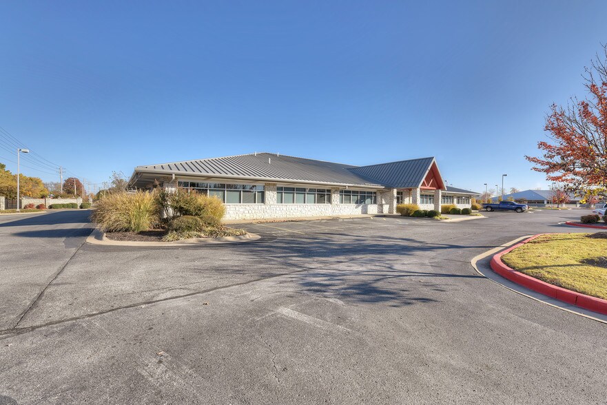 More Photos Of 2501 Technology Dr, Bentonville Unknown For Lease