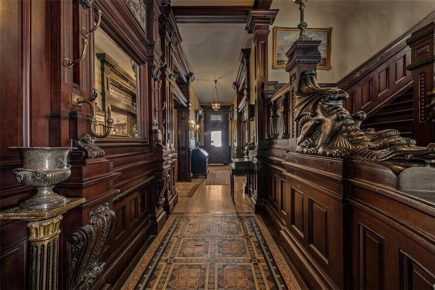 More Photos Of 809 Hall St, Saint Joseph Hospitality For Sale