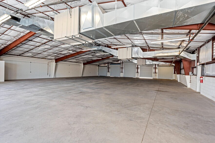 More Photos Of 3626 E 47th St, Tucson Manufacturing For Sale