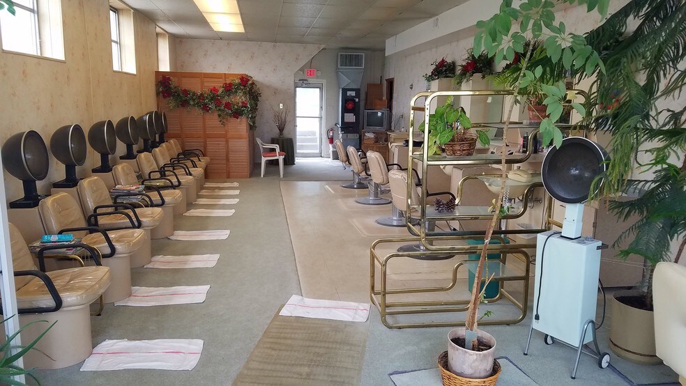 More Photos Of 4401-4405 N Main St, Dayton Storefront Retail Office For Lease