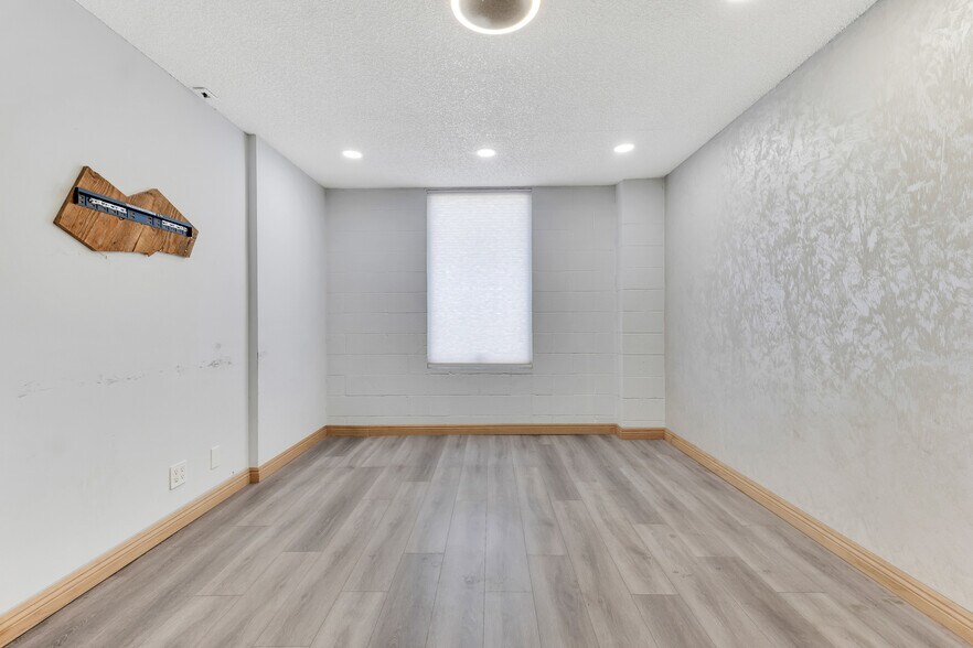 More Photos Of 8010 Wheatland Ave, Sun Valley Manufacturing For Sale