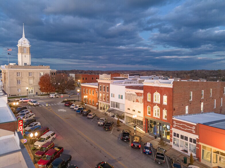 More Photos Of 809 S Main St, Columbia Office For Sale