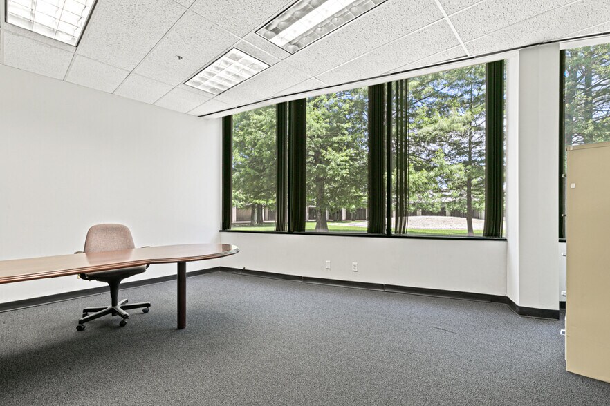 More Photos Of 601 S Sanden Blvd, Wylie Medical For Lease