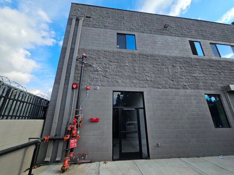 More Photos Of 2614 S Central Ave, Los Angeles Warehouse For Lease