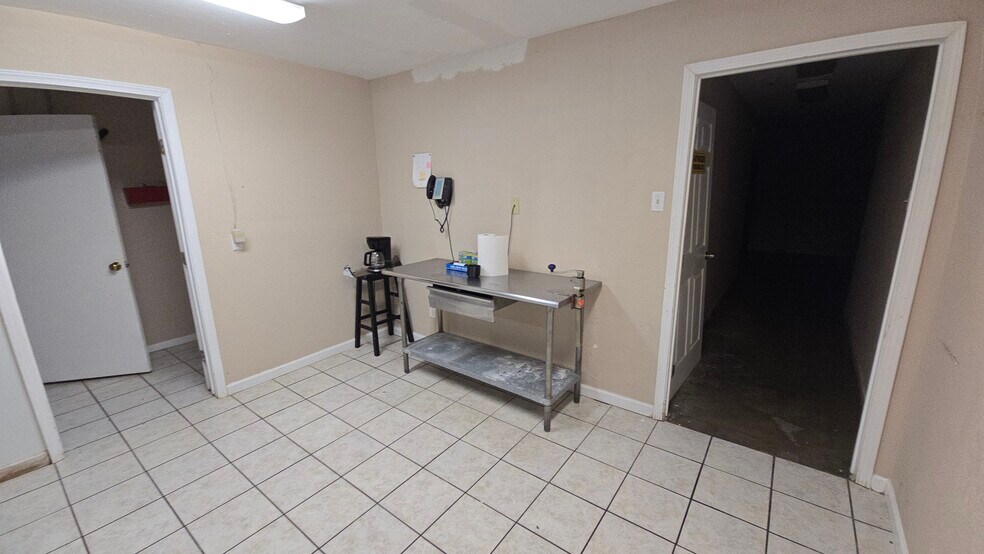 More Photos Of 3315 Fm 523 Rd, Oyster Creek Shelter For Sale