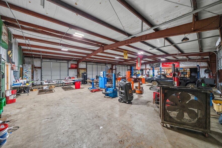 More Photos Of 679 Highway 365, Mayflower Office For Sale