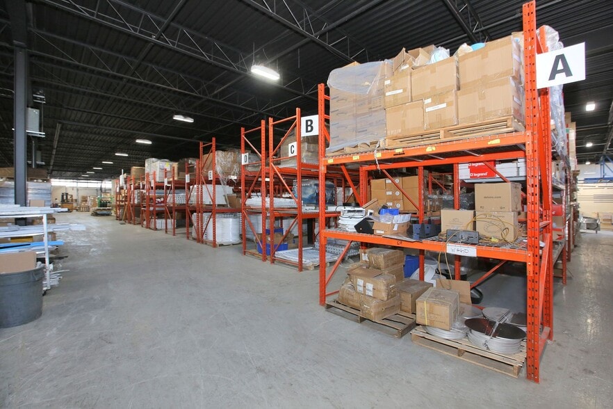 More Photos Of 94 Brockport Dr, Toronto Service For Lease