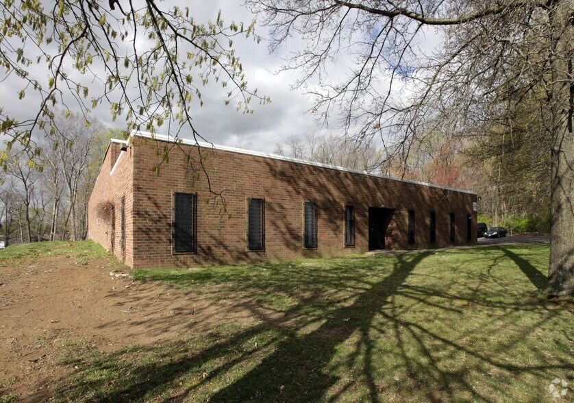 More Photos Of 200 Geiger Rd, Philadelphia Warehouse For Lease