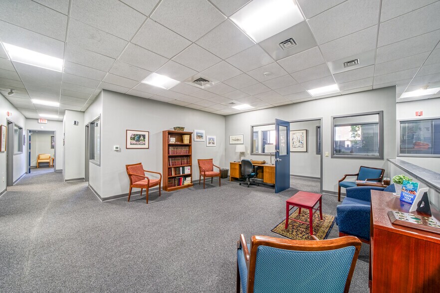 More Photos Of 99 Middle St, Manchester Office Residential For Sale