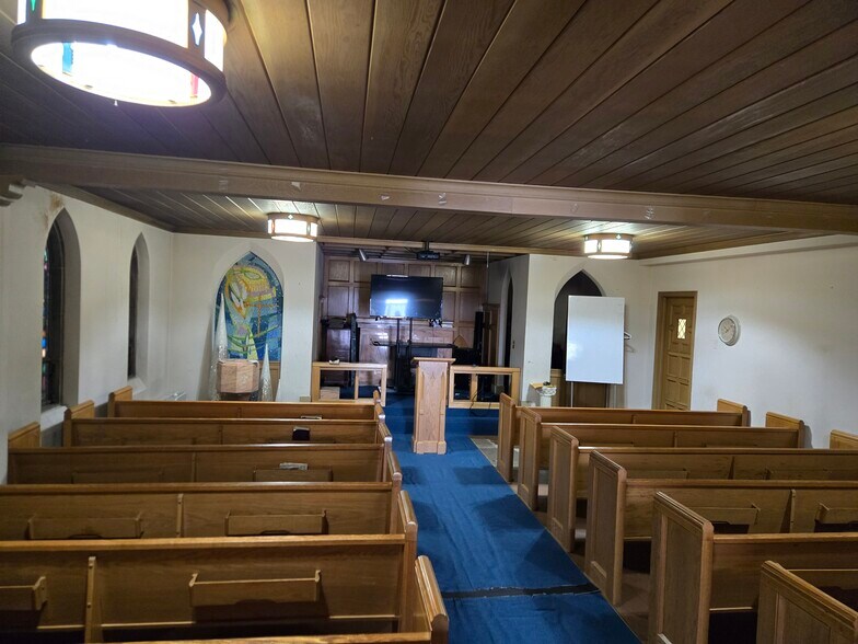 More Photos Of 697 13th Ave NE, Minneapolis Religious Facility For Sale