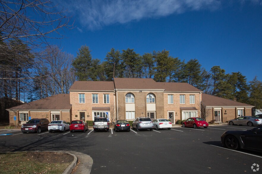 More Photos Of 6201-6209 Old Keene Mill Ct, Springfield Medical For Lease
