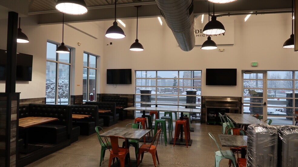 More Photos Of 504 N Station Pky, Farmington Restaurant For Sale