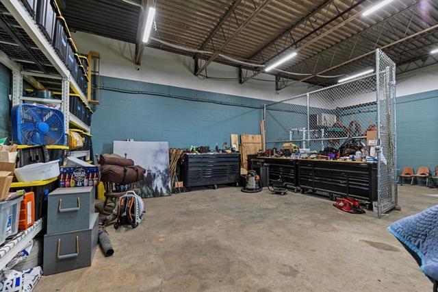 More Photos Of 8889 Oakwood Ave, Neenah Service For Sale