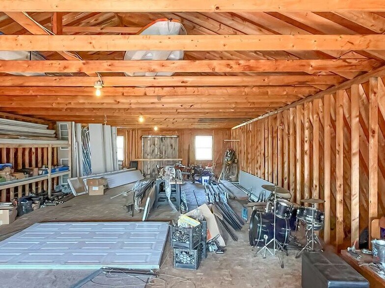 More Photos Of 600 Broncos Hwy, Mapleville Flex For Sale