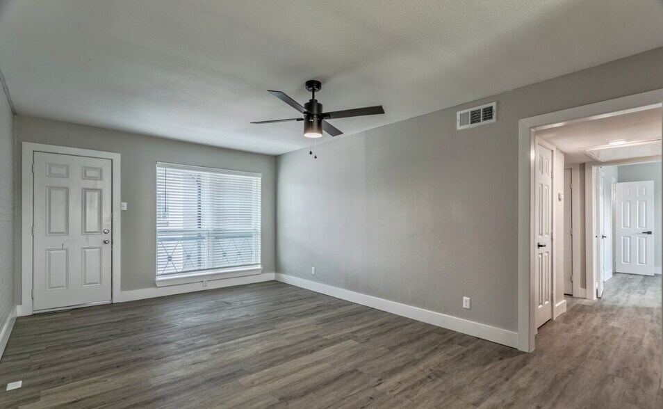 More Photos Of 915 S Waterview Dr, Richardson Multifamily For Sale