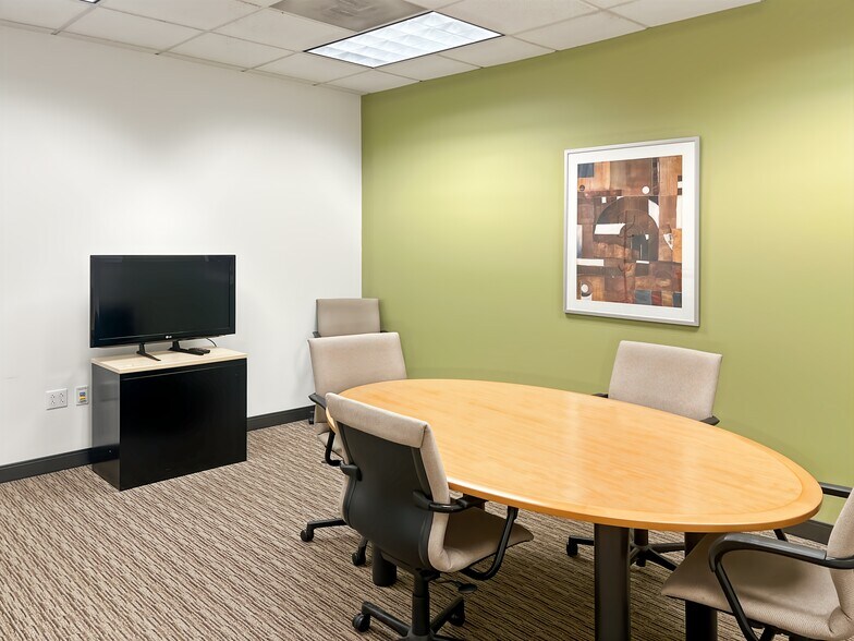 More Photos Of 7500 College Blvd, Overland Park Coworking Space