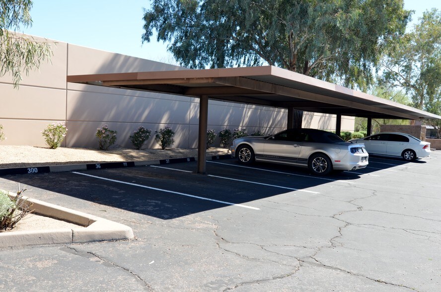 More Photos Of 7950 E Acoma Dr, Scottsdale Research And Development For Lease