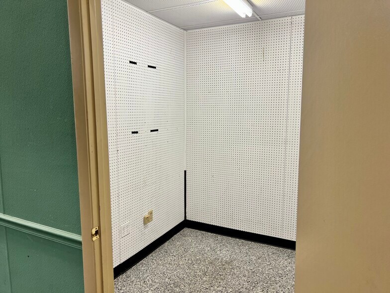 More Photos Of 2850 N Market St, Shreveport General Retail For Sale