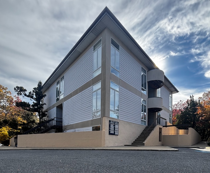 More Photos Of 1160 Spa Rd, Annapolis Office For Sale