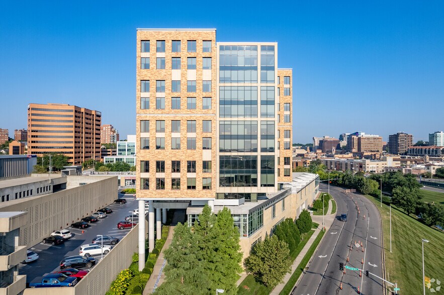 More Photos Of 4801 Main St, Kansas City Office For Lease