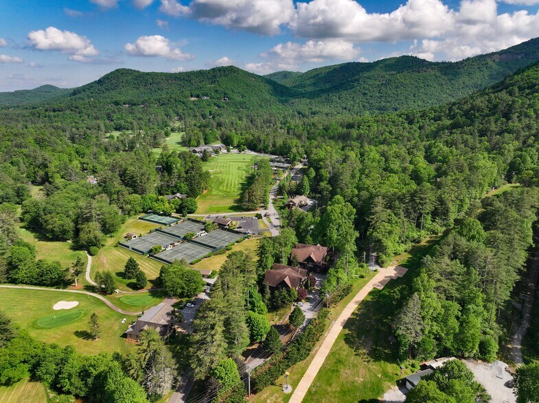 More Photos Of 70 Sapphire Valley Rd, Sapphire Apartments For Sale