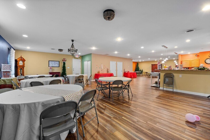 More Photos Of 8861 Botanical Ave, Caseyville Specialty For Sale