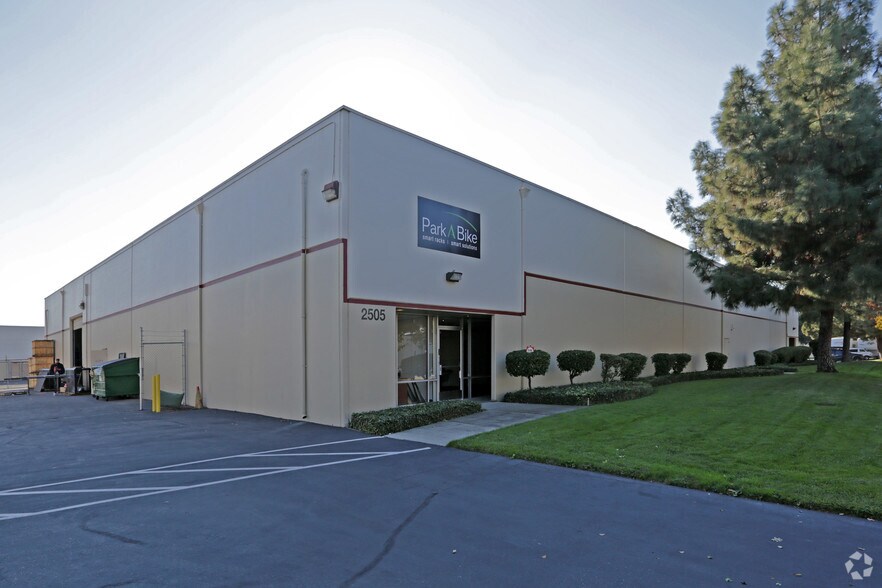 More Photos Of 2505 Port St, West Sacramento Warehouse For Lease