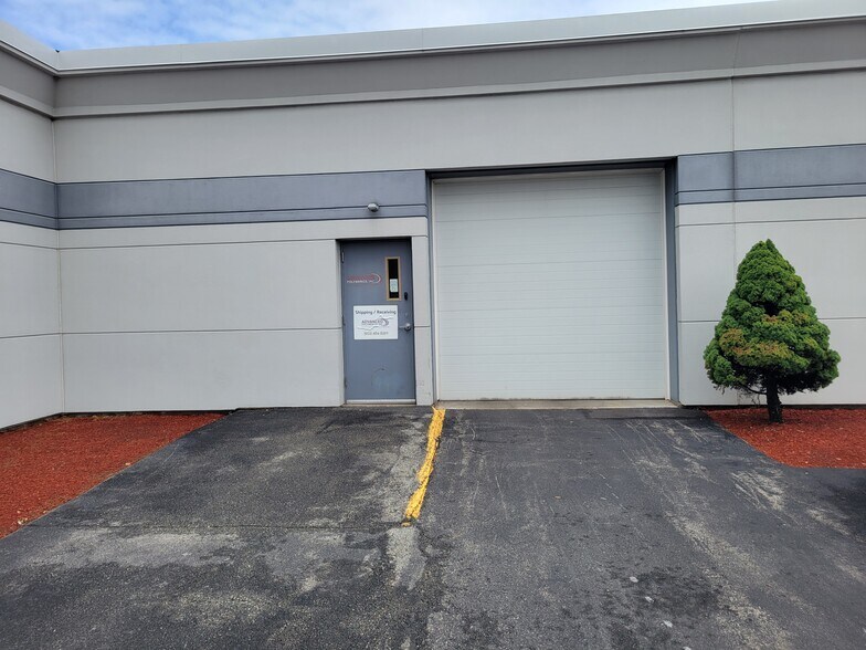 More Photos Of 32 Hampshire Rd, Salem Research And Development For Lease