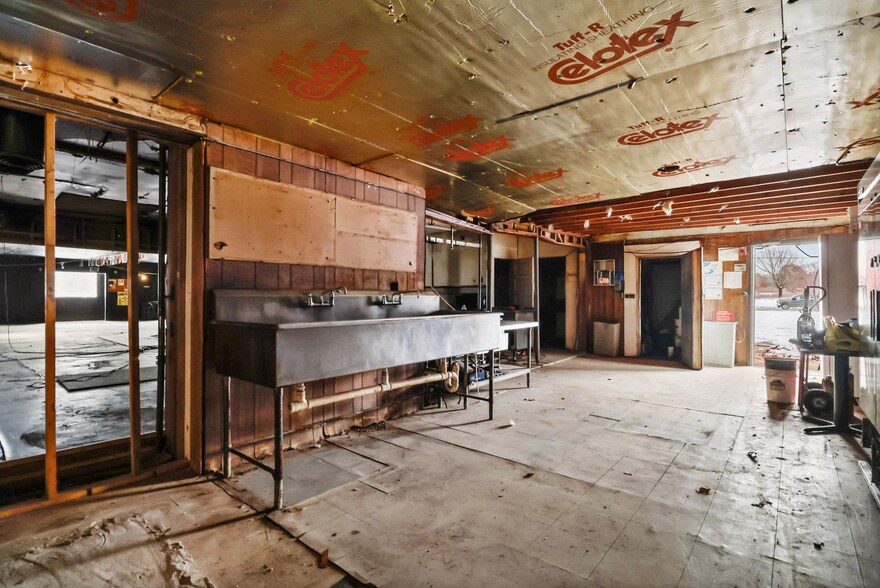 More Photos Of 4 W US Hwy 6, Valparaiso Restaurant For Sale
