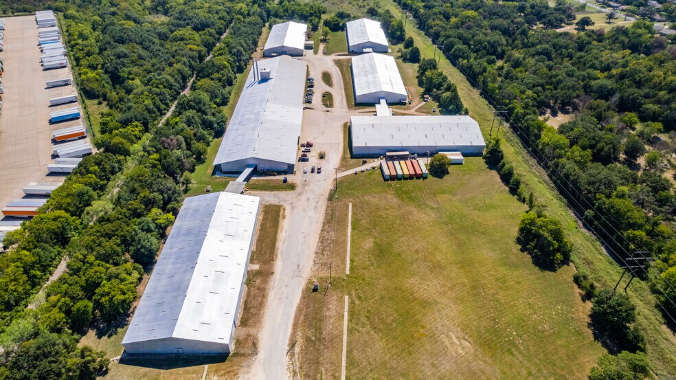 More Photos Of 401 Hardy Ave, Corsicana Warehouse For Lease