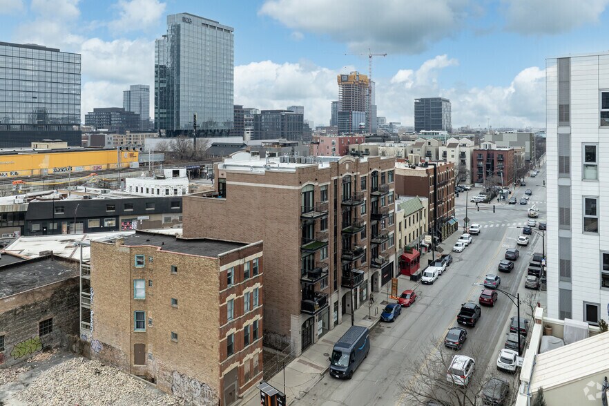 More Photos Of 711 W Grand Ave, Chicago Apartments For Sale