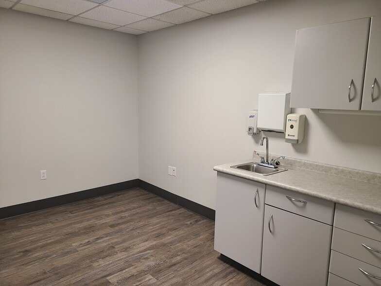 More Photos Of 131 N 5th St, Reading Office Residential For Lease