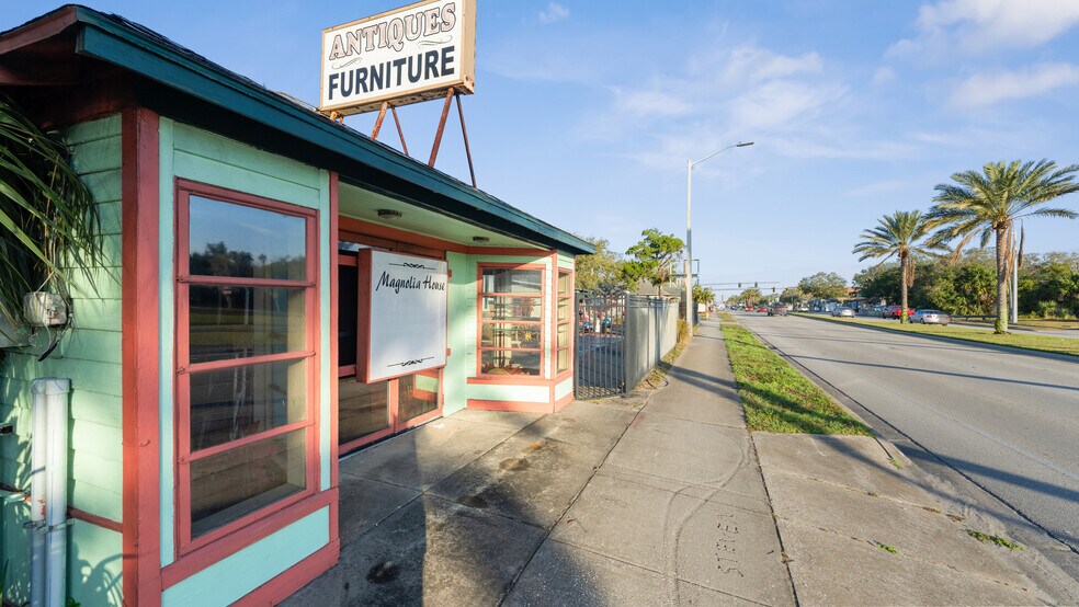 More Photos Of 1078 Ridgewood Ave, Holly Hill Freestanding For Sale