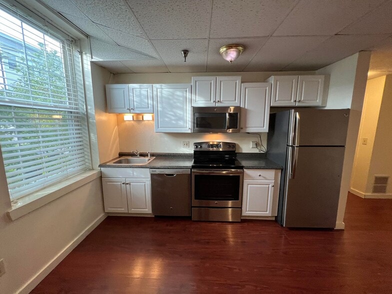 More Photos Of 45 Pearl St, Portsmouth Office For Sale