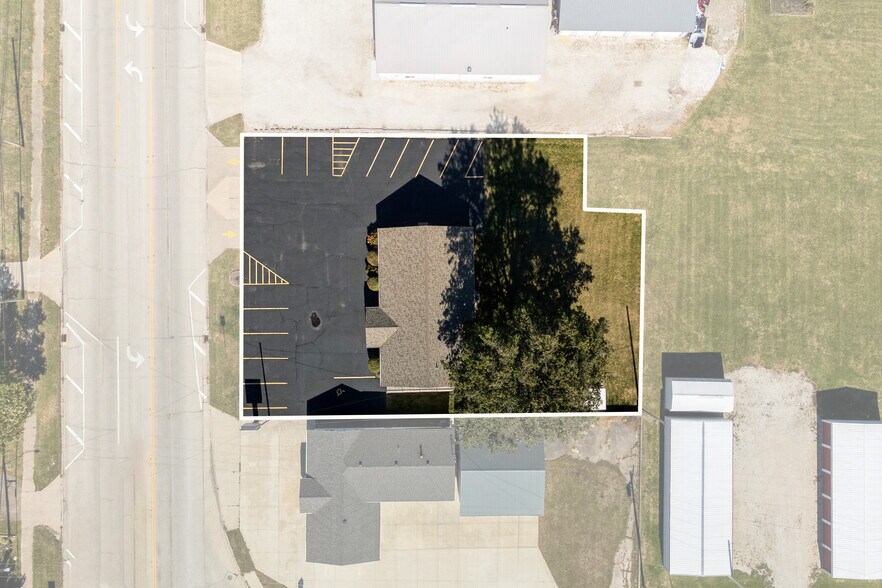 More Photos Of 219 N Canal St, Annawan Office For Sale