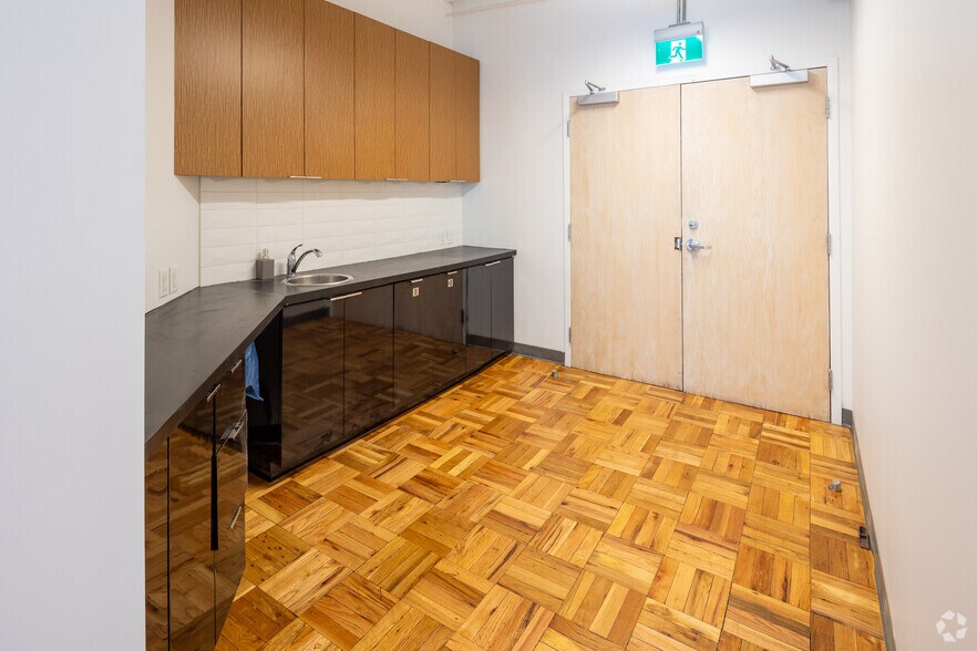 More Photos Of 119 Spadina Ave, Toronto Loft Creative Space For Lease