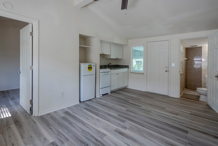 More Photos Of 1102 Sunset Point Rd, Clearwater Apartments For Sale