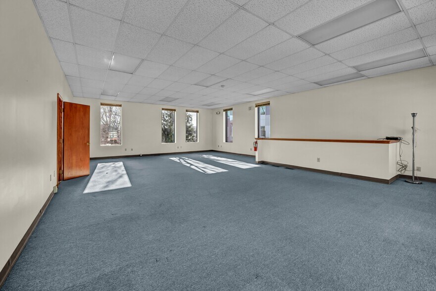 More Photos Of 126 Franklin St, Torrington Light Manufacturing For Sale