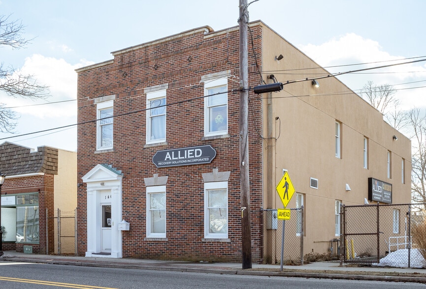 More Photos Of 146 Railroad Ave, Sayville Office For Sale