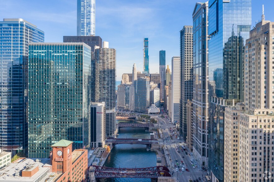 More Photos Of 321 N Clark St, Chicago Office For Lease