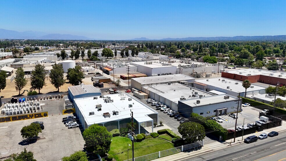 More Photos Of 9016 Winnetka Ave, Northridge Manufacturing For Sale