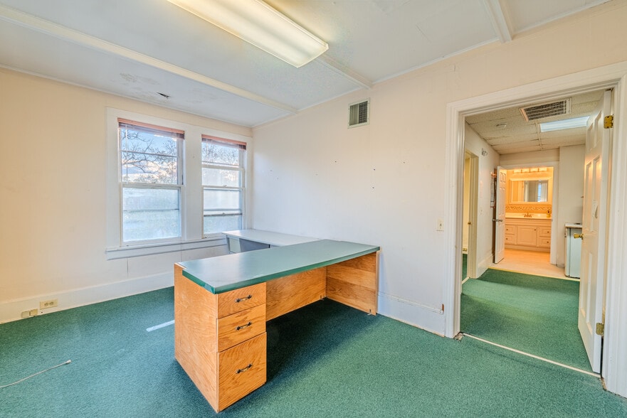 More Photos Of 177 W High St, Somerville Medical For Sale