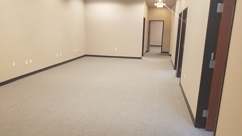More Photos Of 375 N Stephanie St, Henderson Office For Lease