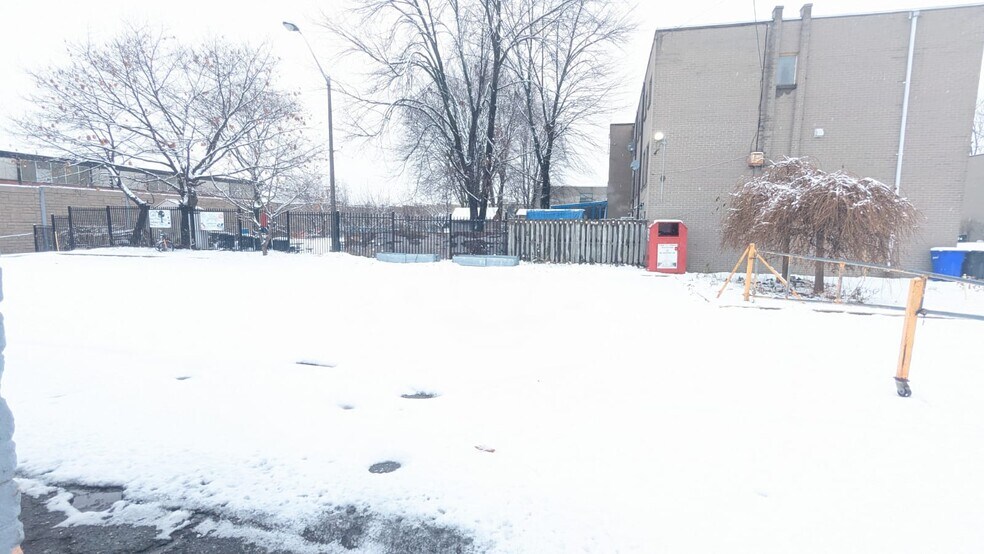 More Photos Of 109 Lotherton Ptway, Toronto Storefront Retail Residential For Lease