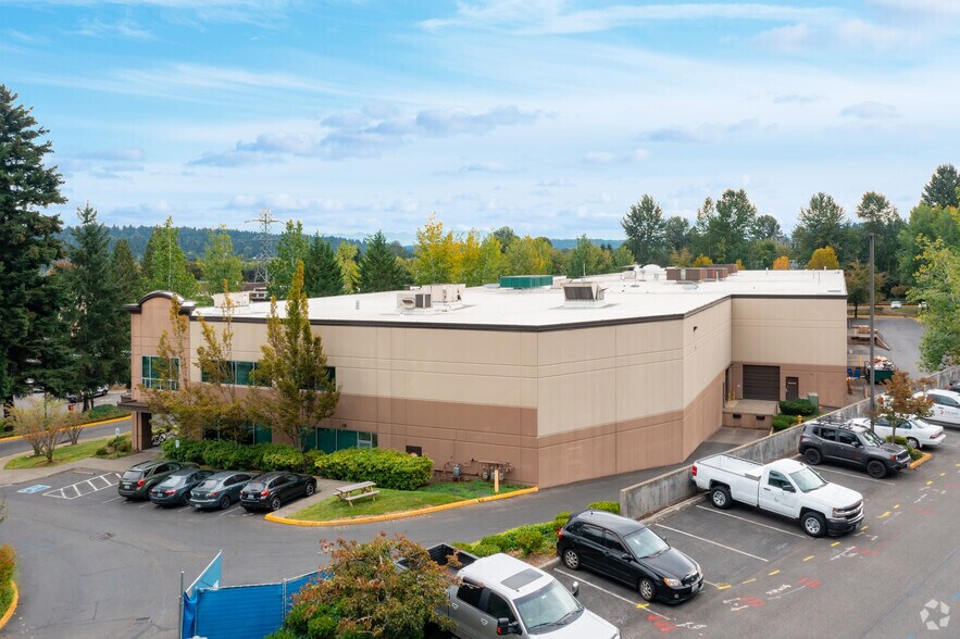 More Photos Of 9825 Willows Rd NE, Redmond Flex For Lease