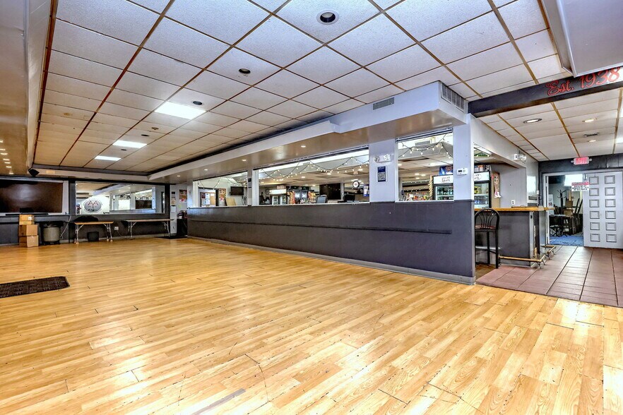 More Photos Of 560 Woodward Ave, New Haven Flex For Sale