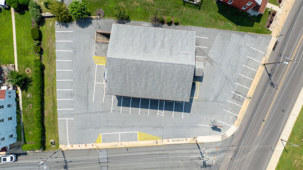 More Photos Of 3725 Kutztown Rd, Laureldale General Retail For Sale