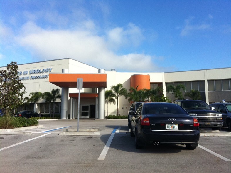 More Photos Of 4571 Colonial Blvd, Fort Myers Medical For Lease