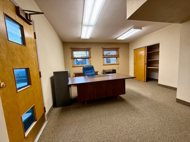 More Photos Of 176 8th St, Winona Office Residential For Sale