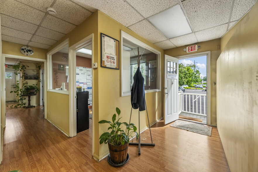More Photos Of 37 Station Dr, Princeton Junction Office For Sale